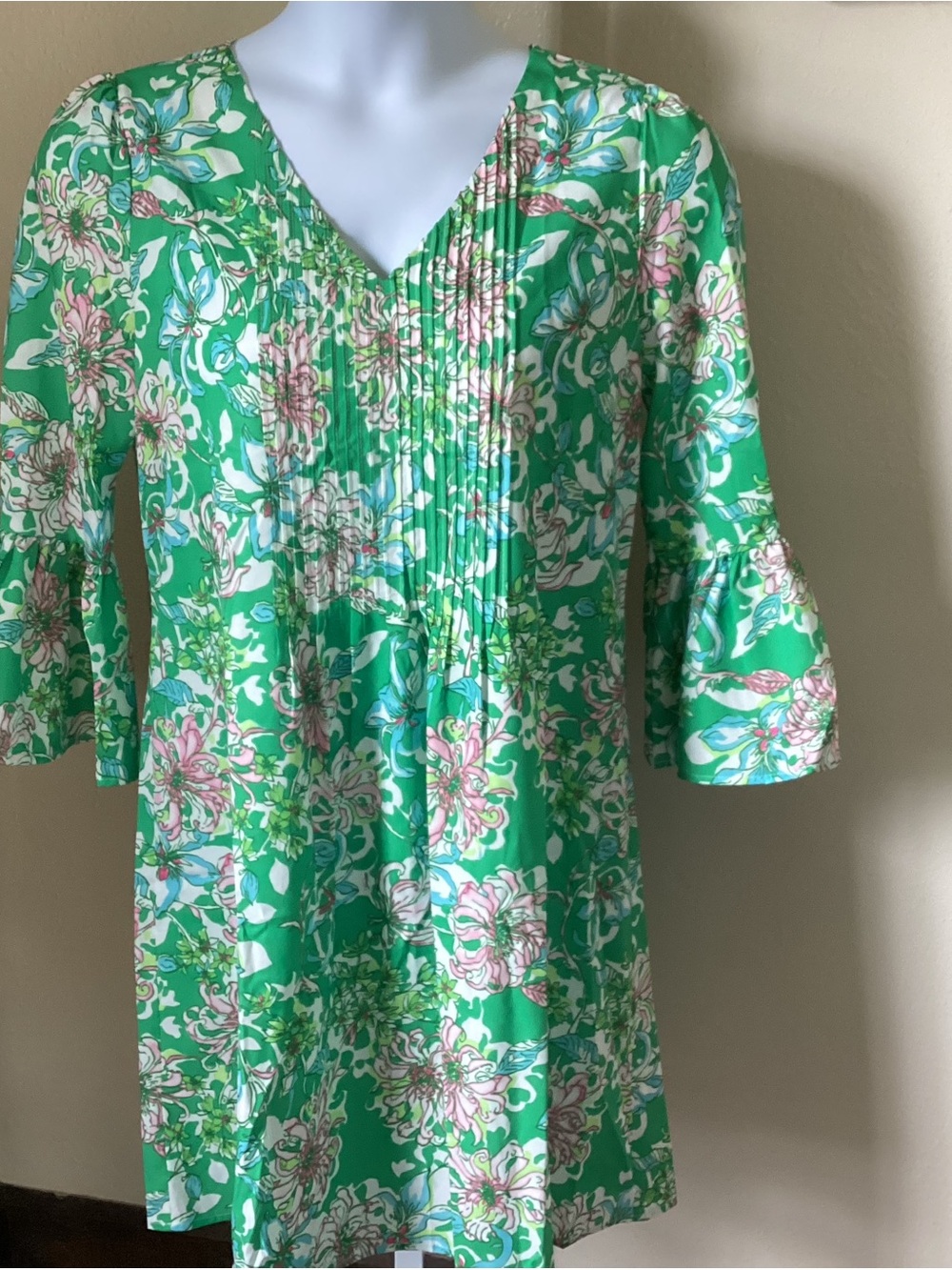 Green Floral Pintuck V-Neck Women's Dress size L